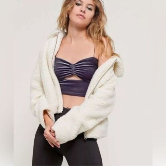 Urban Outfitters Velvet Cutout Crop Top Iridescent Purple SMALL Y2K Grunge Goth - Picture 4 of 8